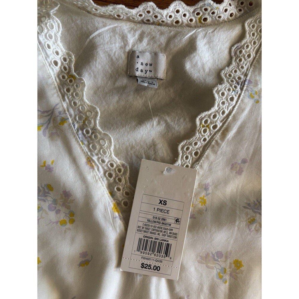 Women’s Printed Lace Trim V-Neck Tank Top A New Day XS - Picture 6 of 10
